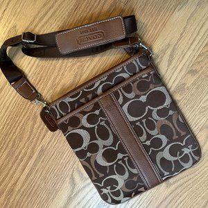 Coach Signature Crossbody bag